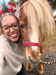 I JUST LOVE SNICKERS!! 🥰🎄 If you haven't met him yet you need to. He is  the sweetest horse ever 🐴