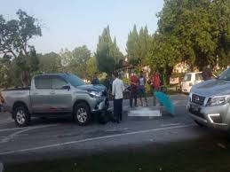 Setelah siap, saya _____ ke kedai menjual basikal. Pelajar Maut Akibat Kereta Buat Pusingan U