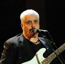 Tutti gli appuntamenti dell'andersen festival sono gratuiti ma, per una corretta gestione degli spazi in rispetto dell'attuale emergenza sanitaria, è obbligatoria la prenotazione e i posti sono limitati. Frasi Di Pino Daniele