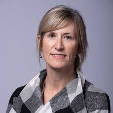 Kelly Lilley's Instagram, Twitter & Facebook