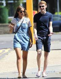 Her sister katrina revealed the tragedy on her london marathon fundraising page, which jacqueline later retweeted. Jacqueline Jossa Looks Younger Than Her Years In Dungarees As She Hangs Out With Jamie Borthwick In Between Filming Daily Mail Online