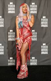 La Robe De Viande De Lady Gaga Exposee Au Musee Rock Roll Hall Of Fame Atlantico Fr