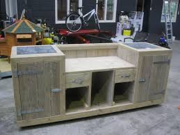 steigerhouten buitenkeuken met natuurstenen opleg onlineveilingmeester nl buitenkeuken buitenkeukens diy tuinmeubilair