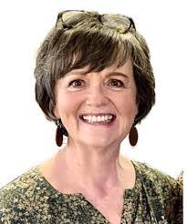 Lynne Crump's Instagram, Twitter & Facebook