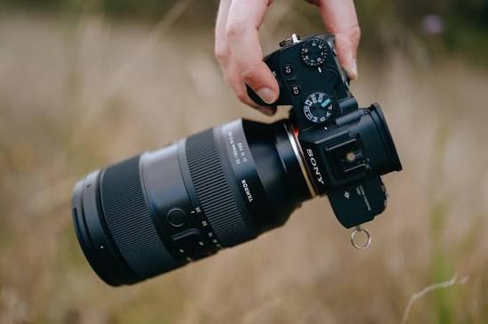 Đây rồi ống chụp "từ nhà ra phố"! Tamron chính thức công bố ống 35-150 | Máy Ảnh Cũ Hà Nội