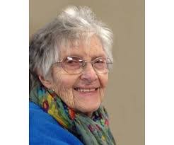 Lynn Mott's Instagram, Twitter & Facebook