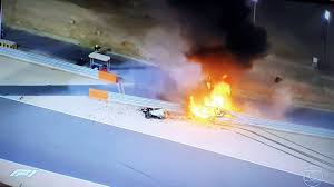 Grosjean war bei seinem unfall in bahrain über 20. Romain Grosjean Unfall Formel 1 Auto Von Haas Pilot Geht Nach Horror Crash In Bahrain In Flammen Auf Sudwest Presse Online
