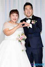 Any more information will be known once she arrives. ë°©ì†¡ Hong Yun Hwa Kim Min Ki 3135 Sun Woo Marriage I Will Live Happily Till I Die