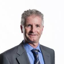 LAVIE46 in Glarus: Herzlichen Dank für die sehr zahlreichen Besuche an der  Eröffnung und die sehr positiven Rückmeldung zum neuen Stern am Himmel über  Glarus. Ich bin stolz auf meine Frau Bea,