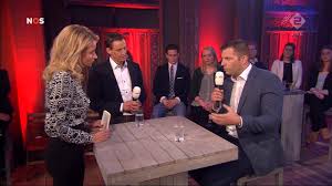 Zowel zanaq als ik hadden geen bezwaar tegen het stuk presentatrice bij geenstijl, zolang er maar niet uitsluitend presentatrice kwam te staan. Dionne Stax Dionne Stax En Rob Trip Presenteerden Nederland Kiest Het Referendum Over Het Associatieverdrag Tussen Oekraine En De Europese Unie