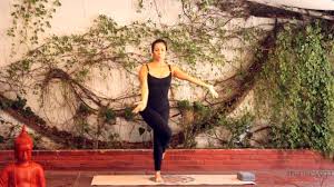 Garudasana Postura Da Aguia Postura Barriga