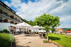 Akzent hotel haus sonnenberg is located at laubacher straße 25, 0.3 miles from the centre of schotten. Voegelsberg Haus Sonnenberg Vogelsberg Motorradregion