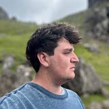 🚨Guysss!!! I need help picking my next read!! I've narrowed it down to  these 5 books!! 📚