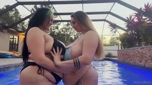 Bbw girl swim - ThisVid.com
