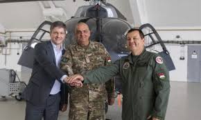 A katonák a budapesti szent lászló kórház udvarán is segítettek egy mobil egészségügyi létesítményt felépíteni. Korom Ferenc Vezerezredes Archivum Pestisracok