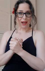 Dottoressa in Naturopatia con Elementi di Scienze Ortomolecolari Università  Popolare degli Studi di Milano 96/110 La Tesi riguarda la scoperta  Scientifica sul Tantra Oro che io e Luigi Zappa abbiamo fatto nel