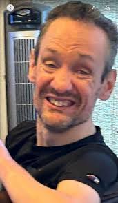 Mike Hendel's Instagram, Twitter & Facebook