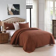 I bought it so i'd. Shop Now For The Light Solid Embossed 3 Piece Quilt Set King Size Bedspread Lightweight Accuweather Shop