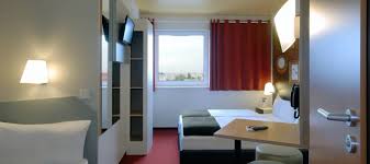 Sarah gröhl hat noch einige freie betten im haus sebastian. B B Hotel Bonn I Affordable Hotel In Bonn