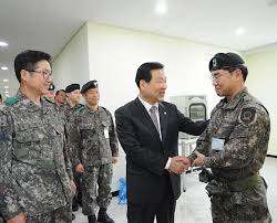 예비군 기간이 긴 대신 소득 보전도 정부에서 책임지는 등 활동 지원부분이 잘 되어있다. 2018 ì‚¬ì§„ìœ¼ë¡œ ë³¸ ë³'ë¬´ì‚¬