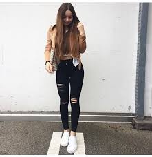 Steal these cute ideas for spring outfits from some of today's most stylish fashion bloggers. Summer Skinny Jeans Outfit Ideas