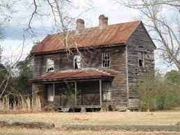 Why Do I See So Many Abandoned Old Houses Roof Foundation Windows Remodeling Decorating Construction Energy Old Houses Abandoned Houses House Roof
