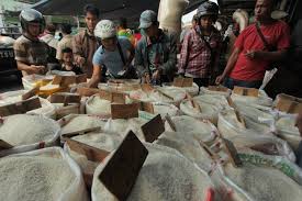 Sedangkan jika dijual ke malaysia, harganya berbeda. Stok Melimpah Mentan Minta Pengusaha Tak Menaikkan Harga Beras