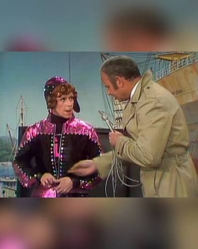 Carol plays a famous escape artist who is having trouble with her act in  this classic sketch, #escapeartist #carolburnett #sketchcomedy | The Carol  Burnett Show (OFFICIAL) | Facebook