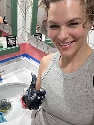 Kim Vanderwall's Instagram, Twitter & Facebook