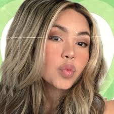 ashley salgado🍊 (@ashleysalgato)