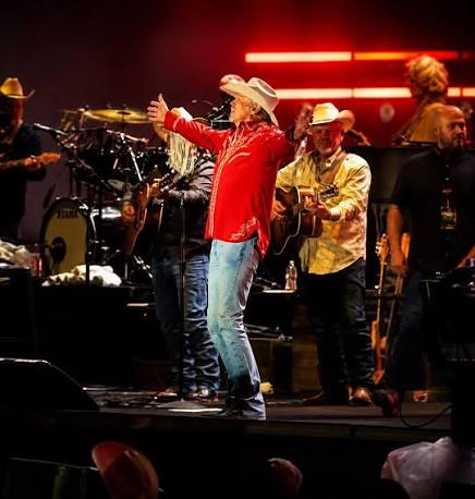 Alan Jackson says goodbye to a crowd for the last time. A friend sent me this photo she took last night at Jackson's farewell show in Nashville.
