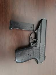Un Elev A Tras Cu Un Pistol Cu Bile De Plastic Asupra Unei Colege Stiri Regionale Oltenia Jurnalul Olteniei
