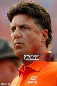 1,062 Oklahoma State Cowboys Mike Gundy Photos & High Res Pictures