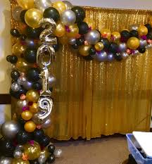 Black And Gold Party Plates Nye Organic Half Arch With Flowers Gold Graduation Party Graduation Party Centerpieces Balloon Decorations Graduation