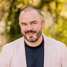 Shelly Masters's Instagram, Twitter & Facebook