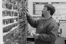 Locksmith waterloo is established since 1998 and providing traditional locksmith services and our 24 hour locksmith team will change your locks open your doors, and your car's and take care. Locksmith In Waterloo Iowa Cedar Falls Hudson Evansdale