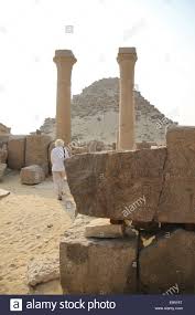 Die stufenpyramide selbst wird vom größten aller pyramidenkomplexe umschlossen, der eine große. Die Pyramide Sahure War Die Erste Pyramide Gebaut In Der Nekropole Von Abusir Agypten Die Pyramide Wurde Fur Die Beerdigung Von Sahure Zweite Pharao Von Der Funften Dynastie C 2480 Bc Errichtet
