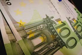 I 1000 euro investiti dieci anni fa oggi potrebbero essere più che raddoppiati, e quindi valere molto di più di quello che sono. Cum SÄ InvesteÈti 1000 Ron Ovidiu Tarcu Consilier Financiar