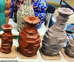 Seth rogen, poterie, céramique, vase, vases, fantôme, film, james franco, drôle, seth, rogen, super mal, ananas express, franco, james, comédie, freaks and geeks, mclovin, cool, lol, tumblr, christopher. Seth Rogen Shows Off His New Soda Fired Vases After Topping Vogue S List Of Celeb Quarantine Hobbies Aktuelle Boulevard Nachrichten Und Fotogalerien Zu Stars Sternchen