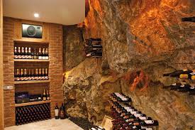 Comment Amenager Une Cave Pour En Faire Une Piece Vivable Decoration Sous Sol Cave Faire Soi Meme