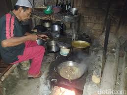 Menu spesial untuk sajian keluarga saat idul adha. Super Spesial Tongseng Kepala Kambing Menayu Khas Magelang