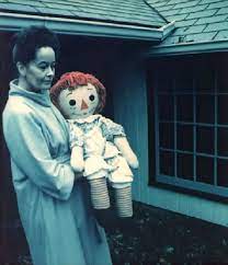 We let you watch movies online without having to register or paying, with. Bathseba Sherman Und Die Bose Puppe Annabelle Die Wahre Geschichte Hinter The Conjuring Mysteriesrunsolved
