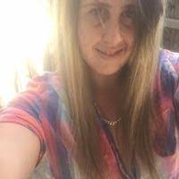 Amber Malouf's Instagram, Twitter & Facebook