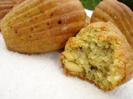 Madeleines Salees Au Pesto Et Pignons De Pin Photo 1 Madeleine Salee Recettes De Cuisine Alimentation