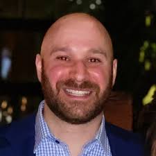 I'm happy to share that I'm starting a new position as Marketing Director  at Unibail-Rodamco-Westfield! Come find me at the Orchard 😊