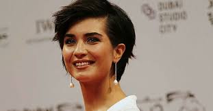 Tuba Buyukustun Makyajsiz Hali Sosyal Medyada Olay Oldu