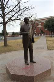 Former reporter and columnist sullivan welcomed all sorts of musicians, comedians, circus acts, broadway ensembles and puppets to his. Lawrence Sullivan Sul Ross Sul Ross State University Alpine Tx Statues Of Historic Figures On Waymarking Com