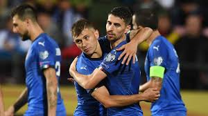 Die nationalmannschaft italiens ist eine der erfolgreichsten mannschaften des weltfußballs. Erstmal Seit 65 Jahren Italien Lauft In Grun Auf Fussball News Sky Sport