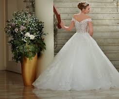 Maybe you would like to learn more about one of these? Carmen Ausschnitt Braut Lounge Wiesbaden