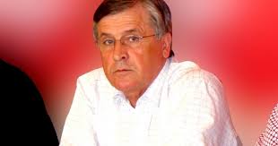 Deputatul Ioan Munteanu şi-a dat demisia din funcţie pe motive de sănătate.  Munteanu era liderul grupului PSD din Camera Deputaţilor